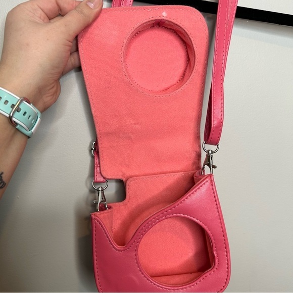 Instasize pink camera case - Picture 7 of 11